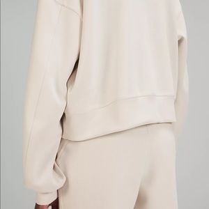 Perfectly Oversized Cropped Crew 
Softstreme in White Opal size 4 WORN ONCE